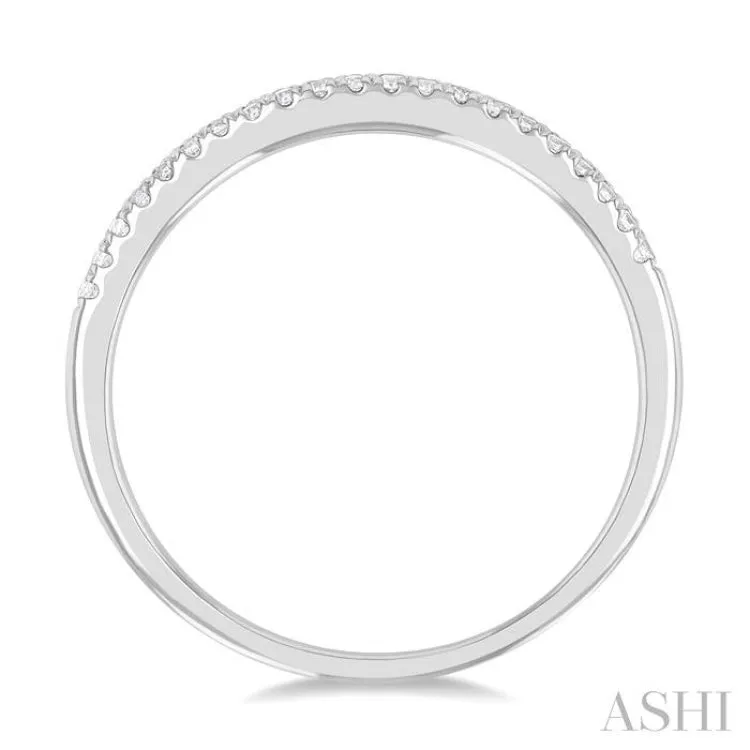 1/10 Ctw Scalloped Window Round Cut Diamond Stackable Fashion Band in 14K White Gold