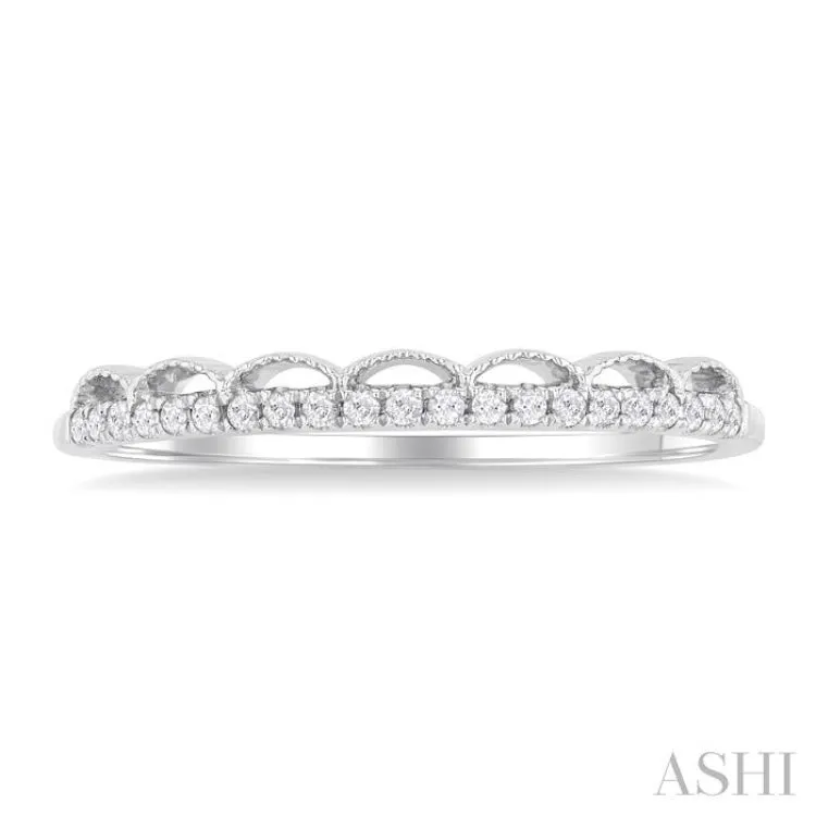 1/10 Ctw Scalloped Window Round Cut Diamond Stackable Fashion Band in 14K White Gold