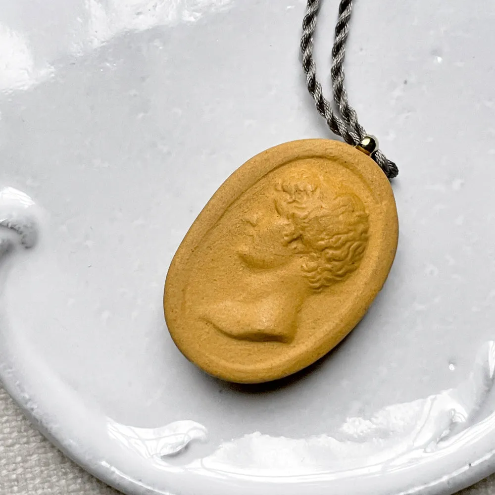 Caligula Pendant Necklace in Maize