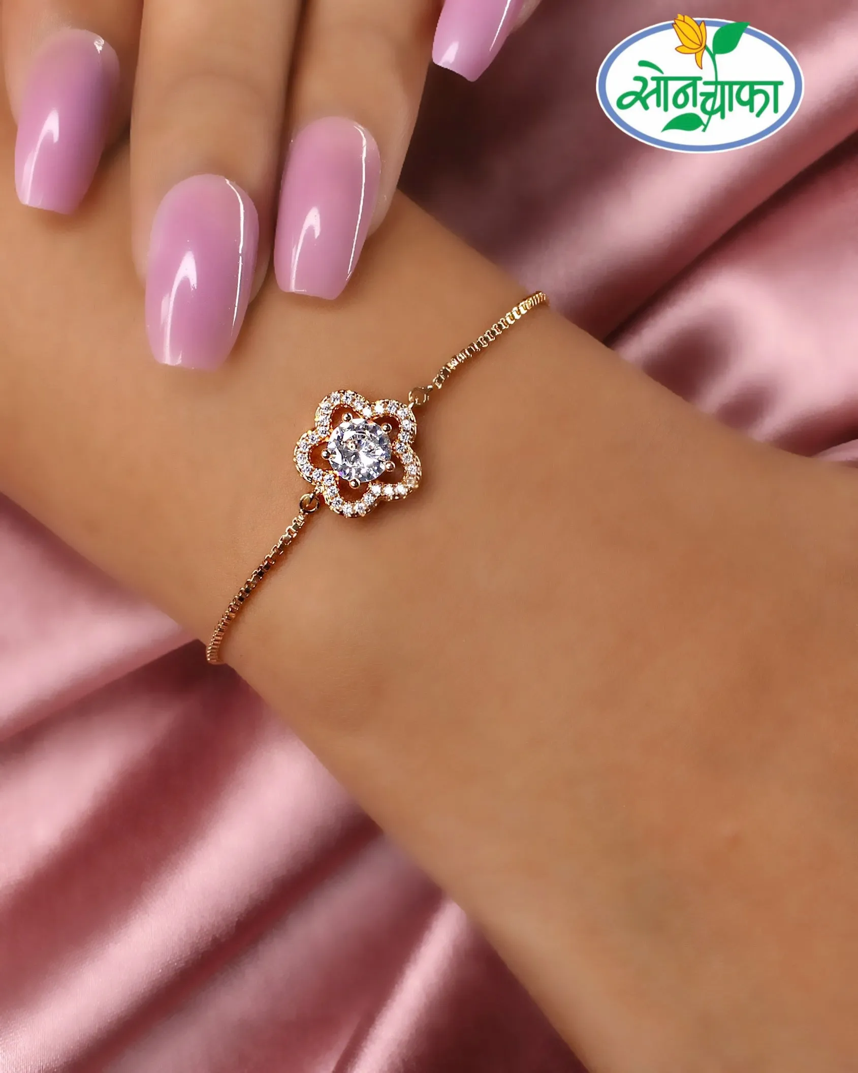 CLASSY FLOWER DIAMOND BRACELET