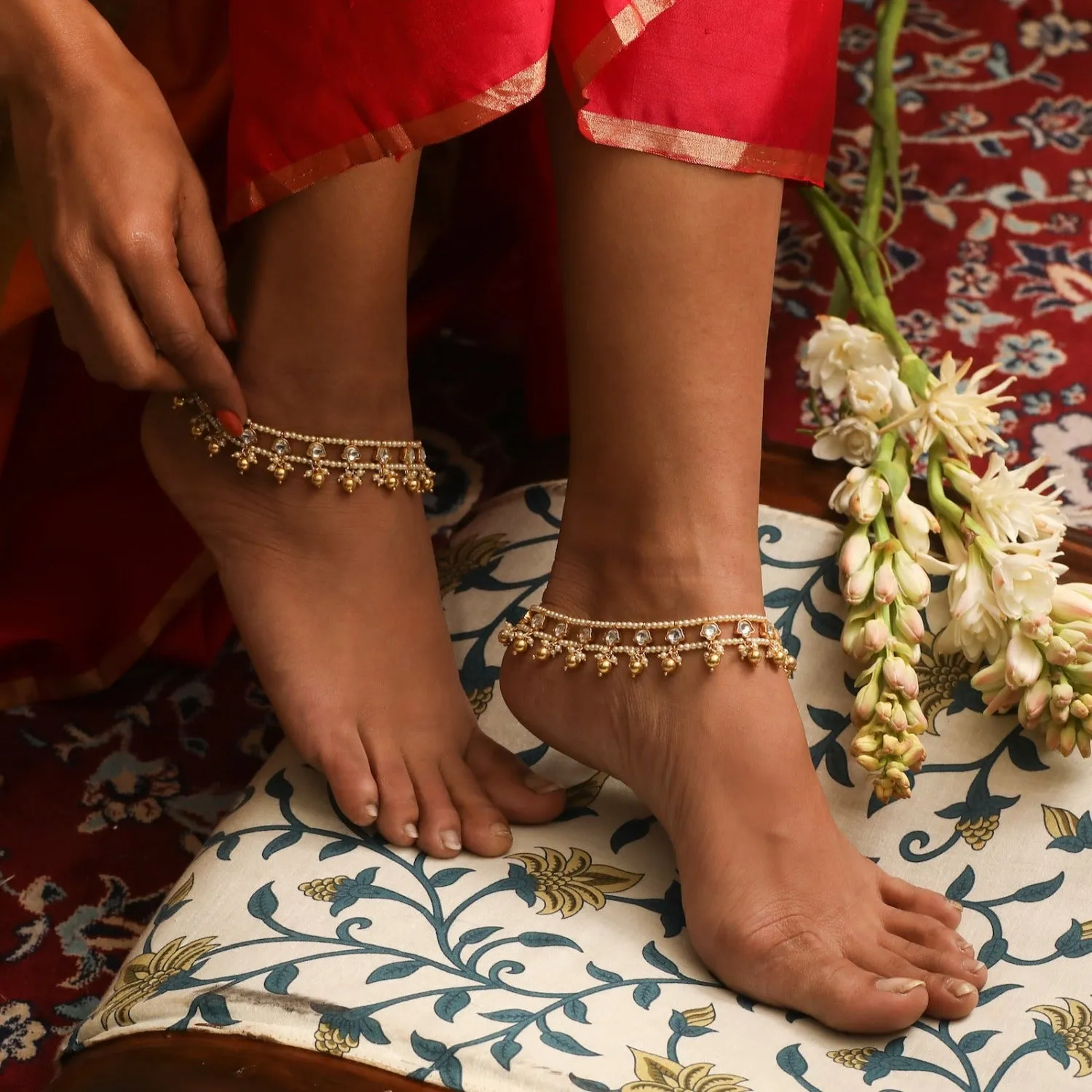 Liya Jadau Pearl Silver Anklets