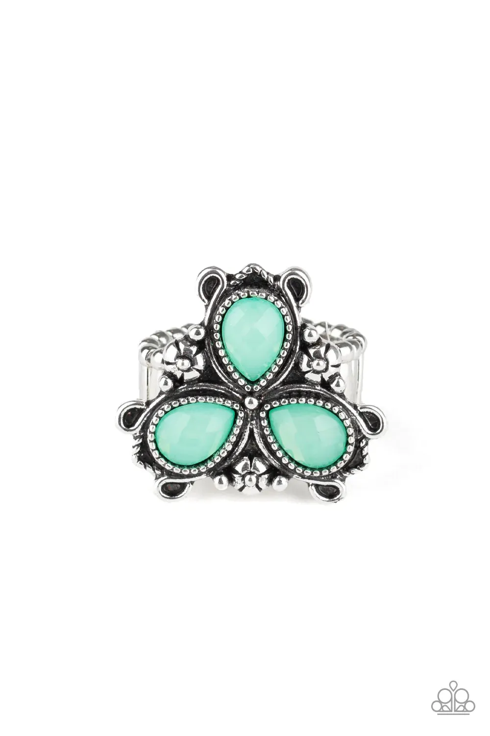 Paparazzi Ring ~ Ambrosial Garden - Green