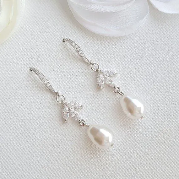 Pearl Dangle Earrings- Leila