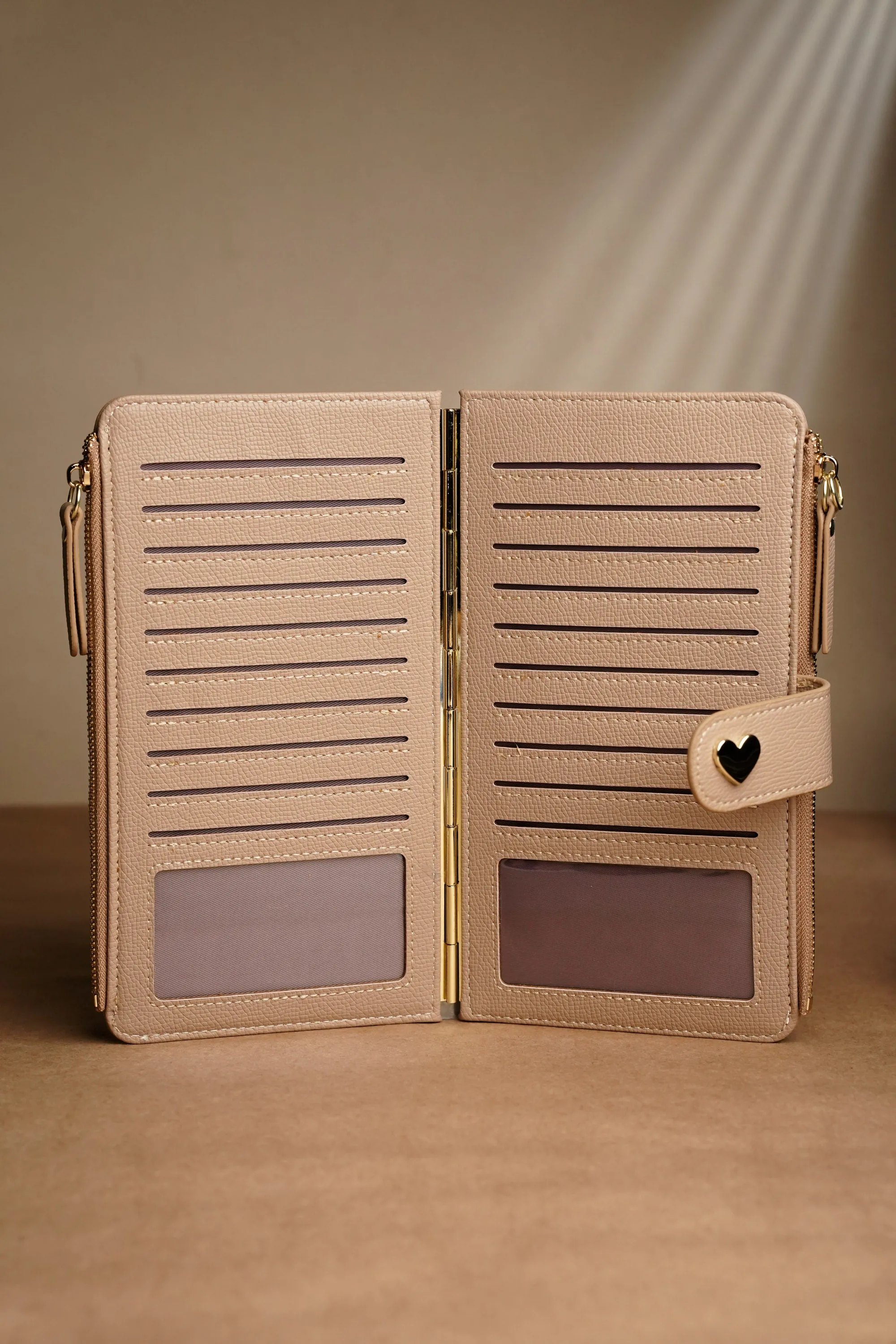 Sand Sculpt Wallet With Detachable Sling