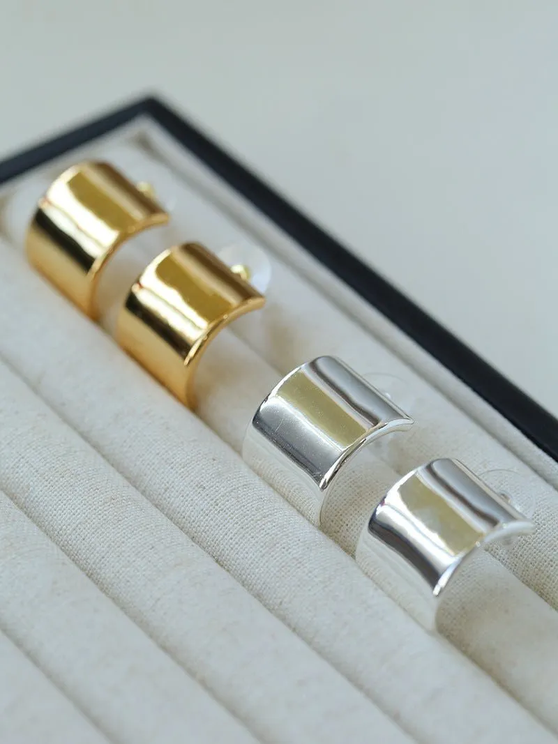 Smooth Metallic Curved Huggie Earrings