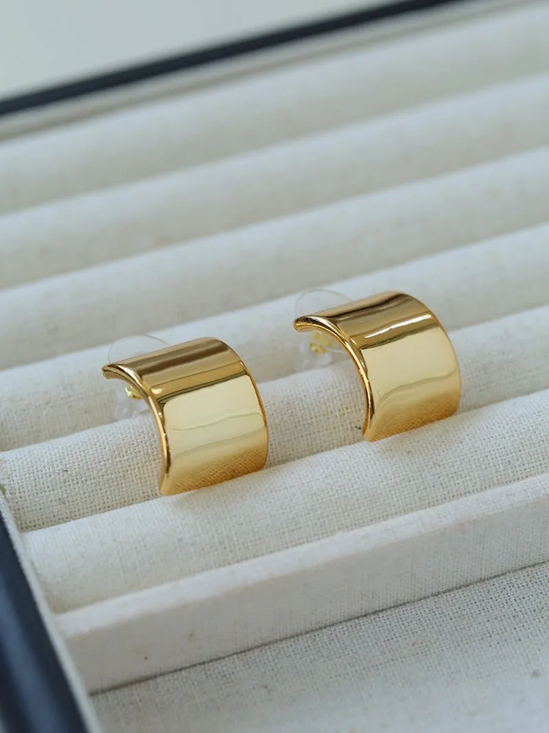 Smooth Metallic Curved Huggie Earrings