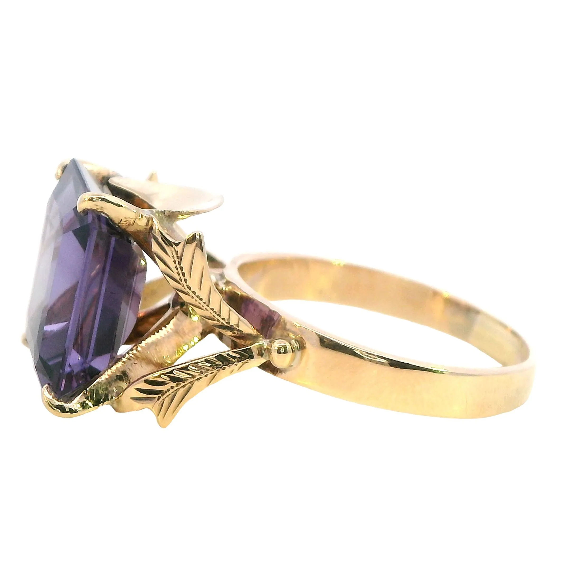 Stunning 9ct Yellow Gold Synthetic Sapphire Ring - Modern Brilliance