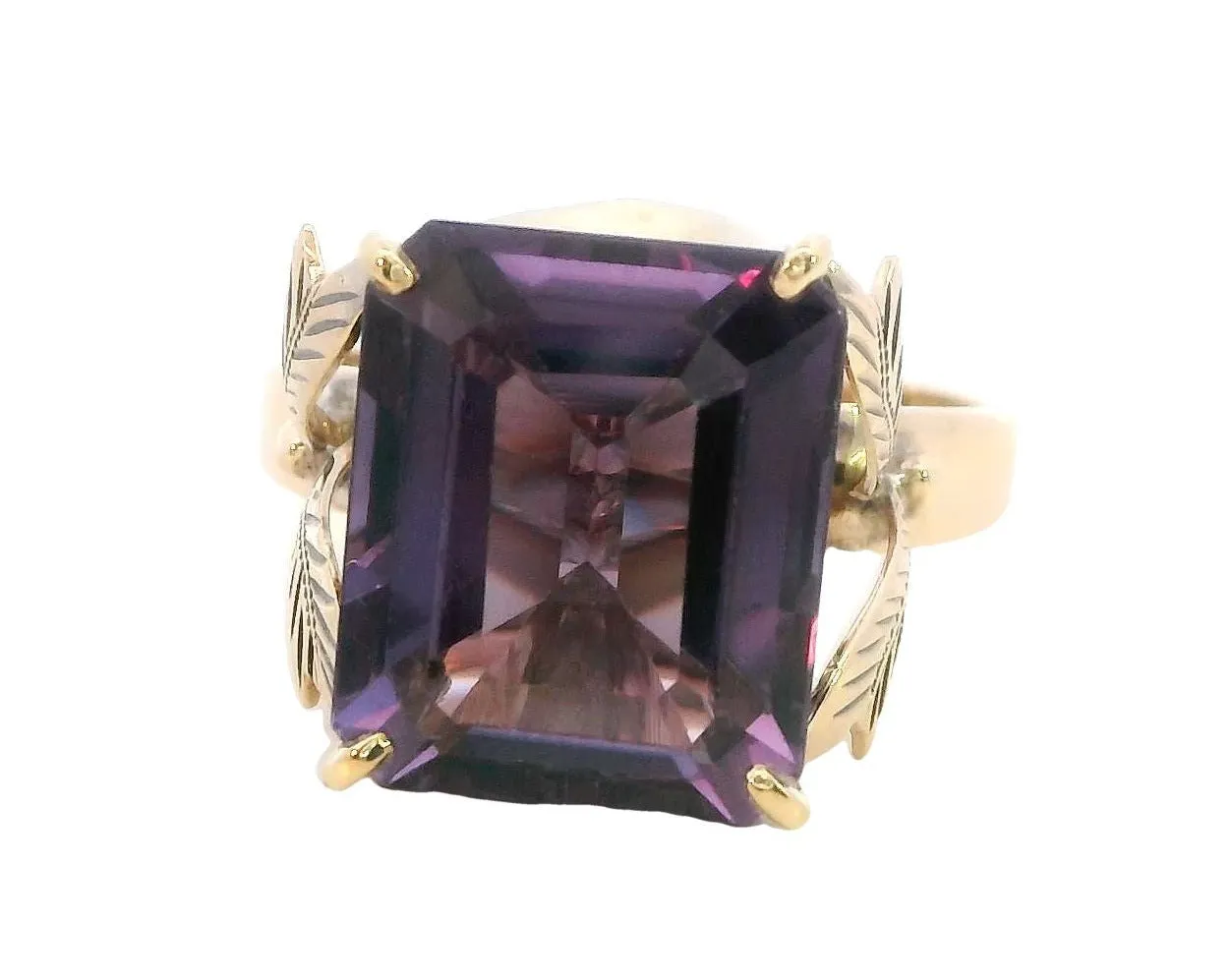 Stunning 9ct Yellow Gold Synthetic Sapphire Ring - Modern Brilliance