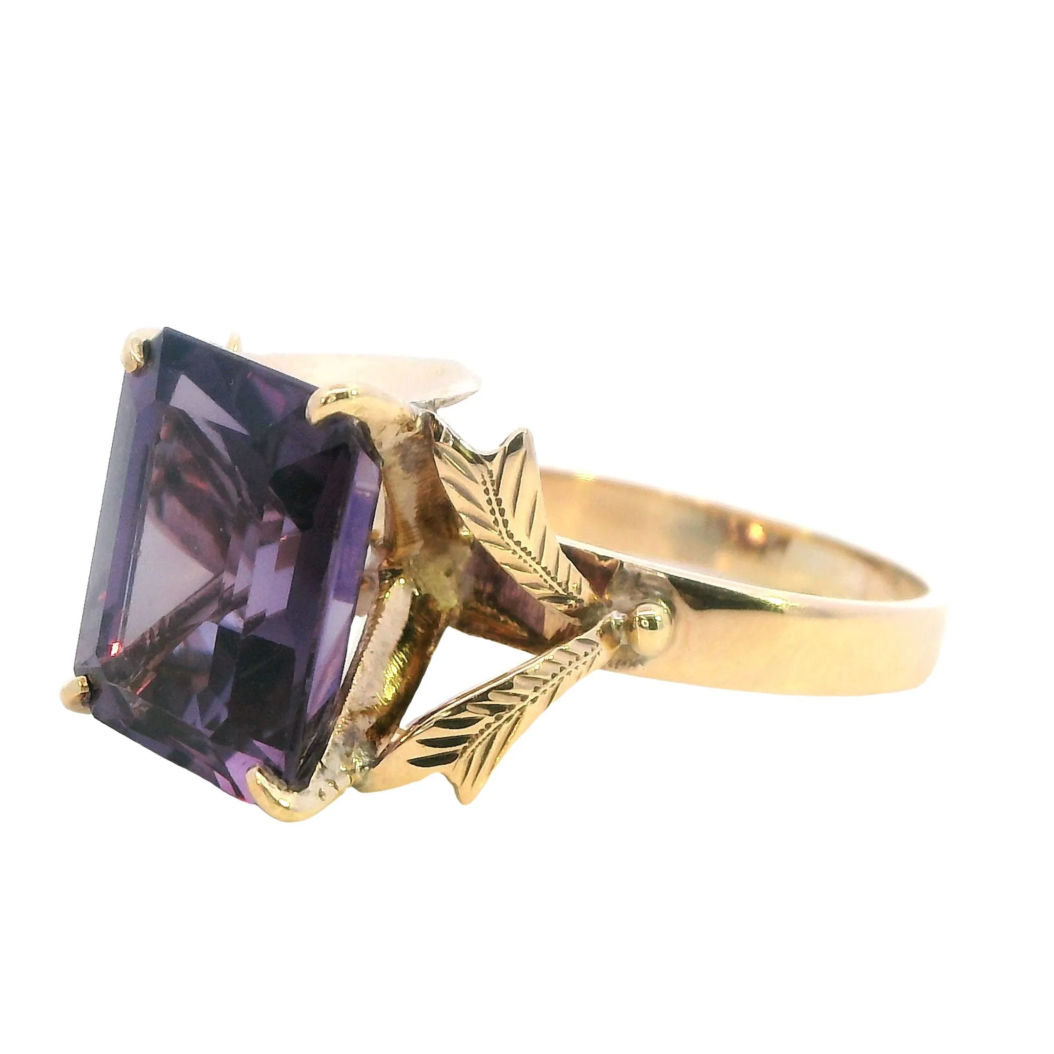 Stunning 9ct Yellow Gold Synthetic Sapphire Ring - Modern Brilliance