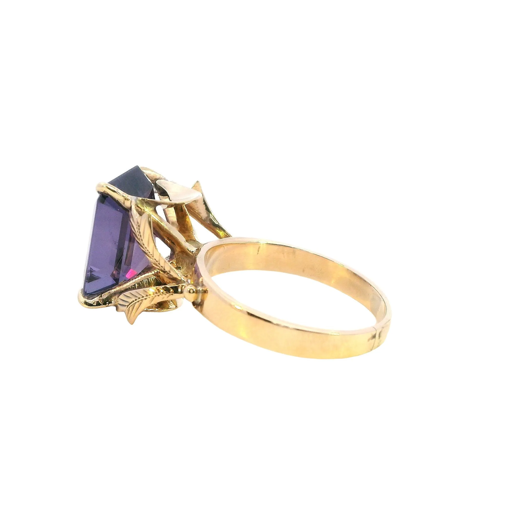 Stunning 9ct Yellow Gold Synthetic Sapphire Ring - Modern Brilliance