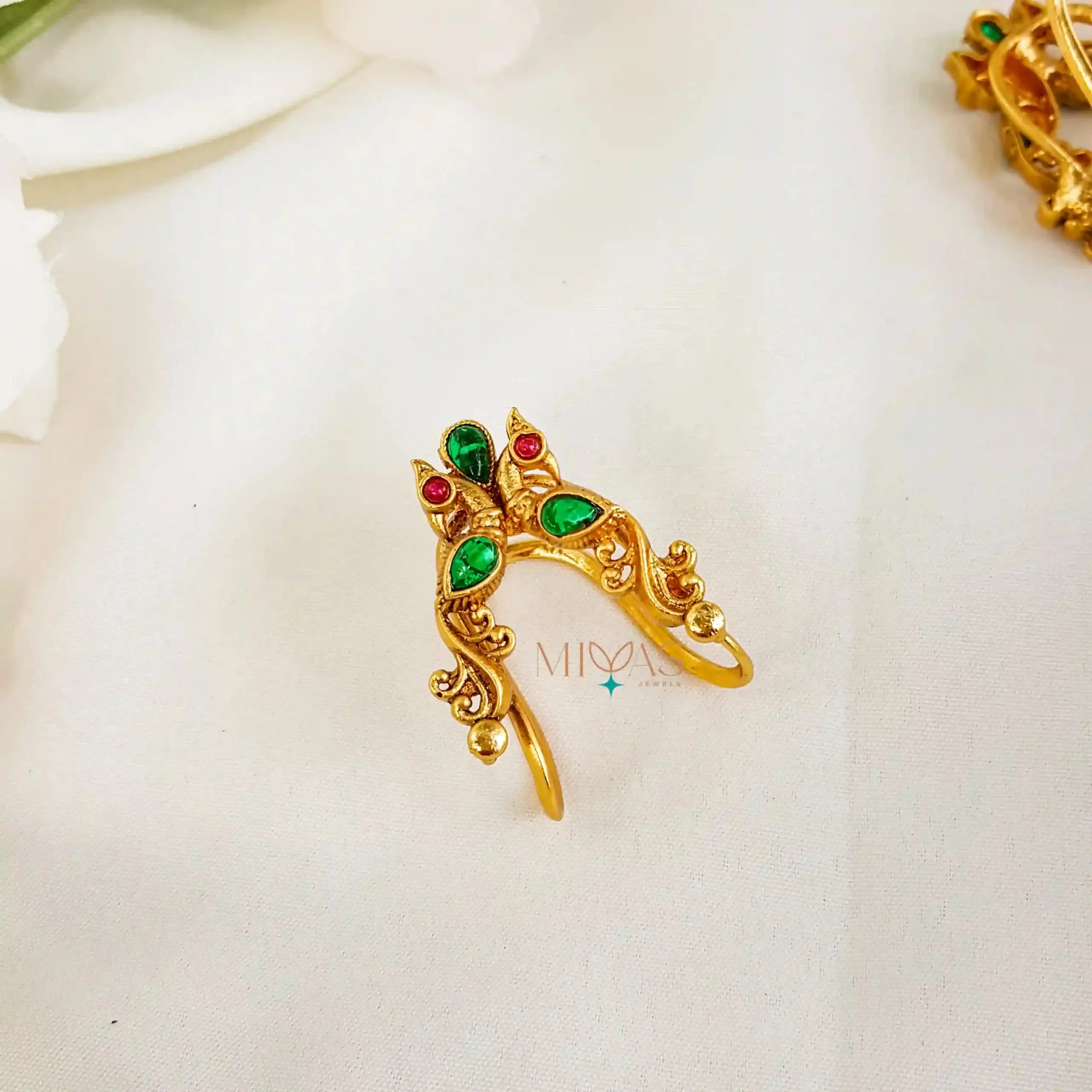 Stunning Dual Peacock Design Vanki Finger Ring