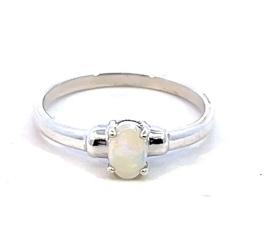 Stunning Silver and Opal Ring