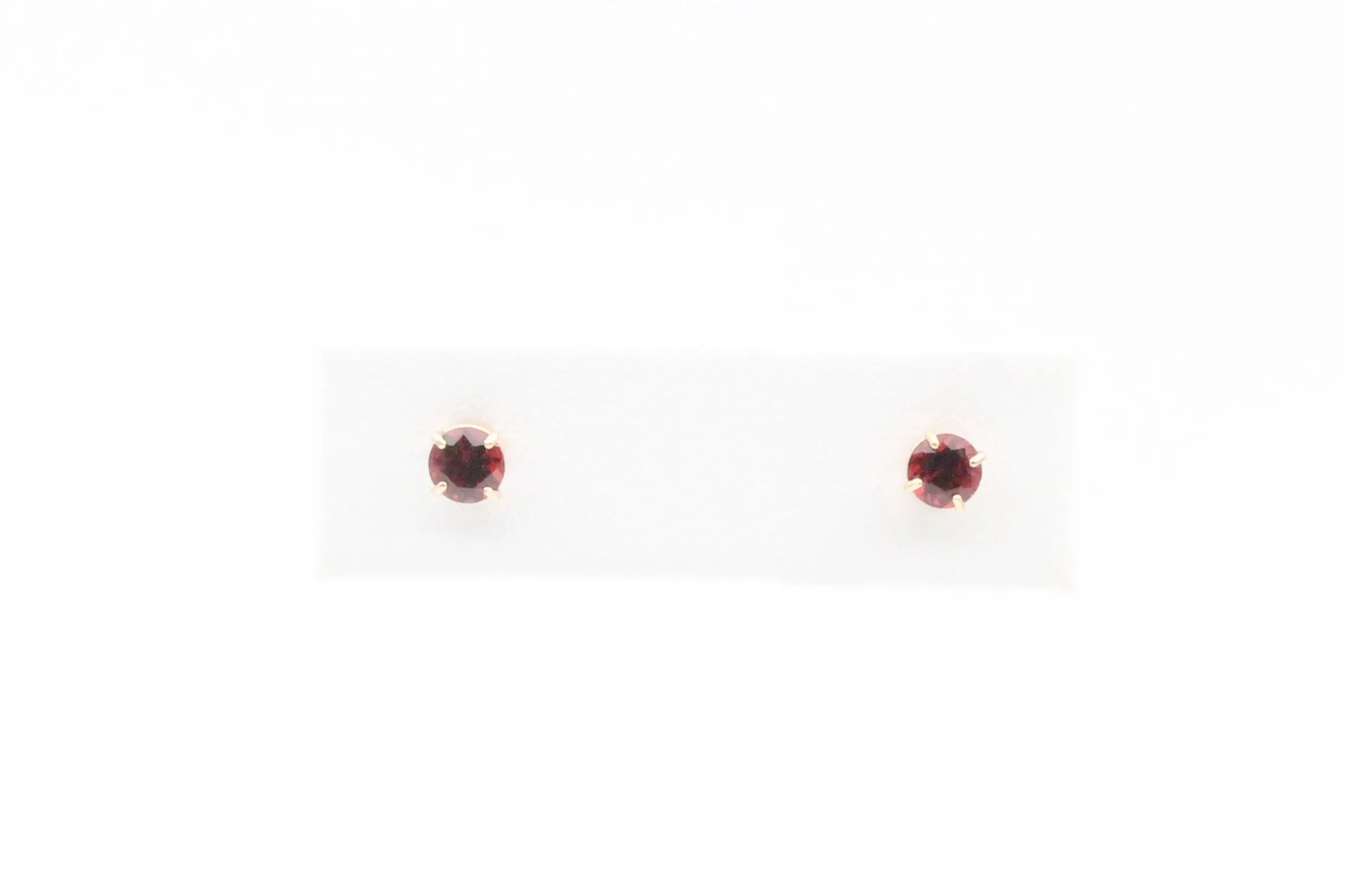 Yellow Gold Garnet Earrings